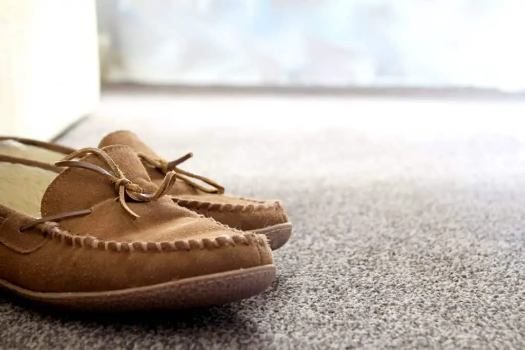 how to clean minnetonka slippers