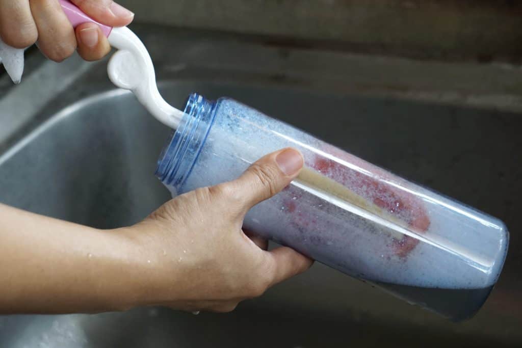 How To Clean Blender Bottles By Hand