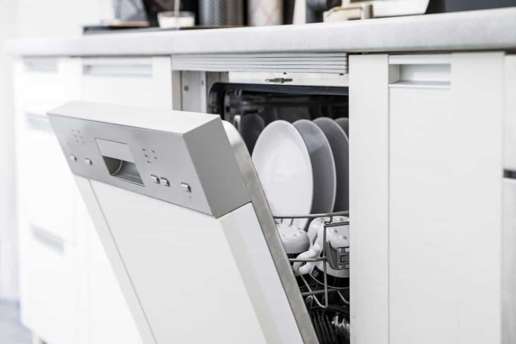 can you run garbage disposal while dishwasher is running