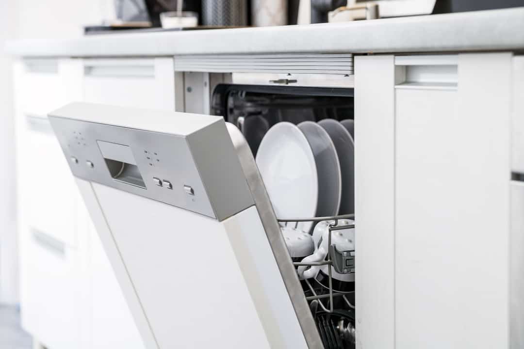 Can You Run Garbage Disposal While Dishwasher Is Running - Homely Baron