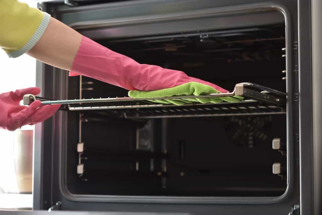 clean an oven after mice