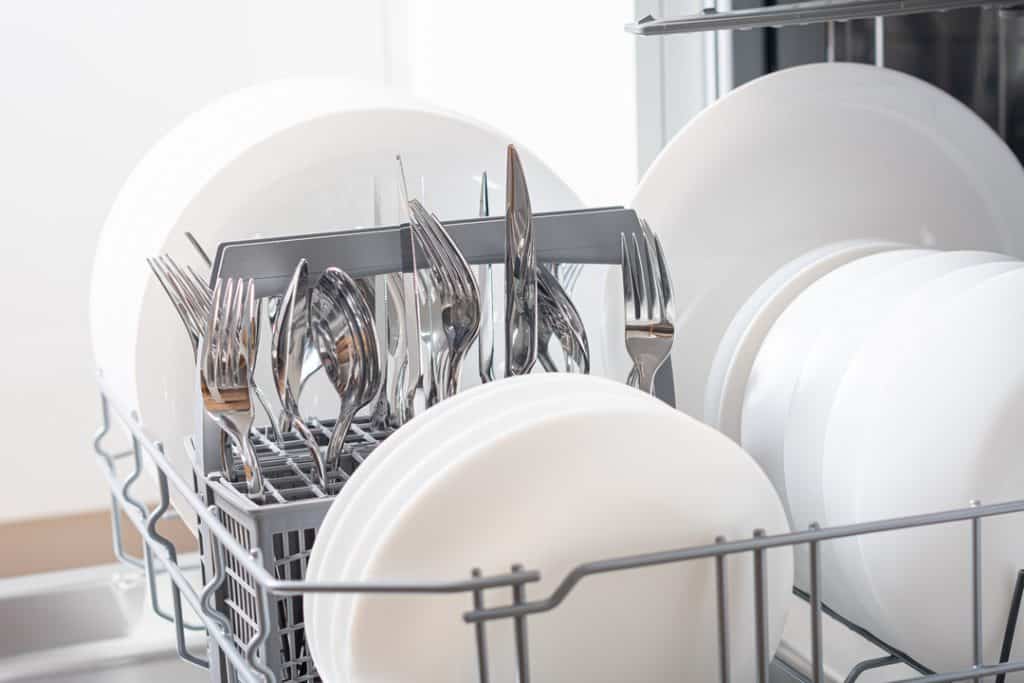 dishwasher with clean dishes