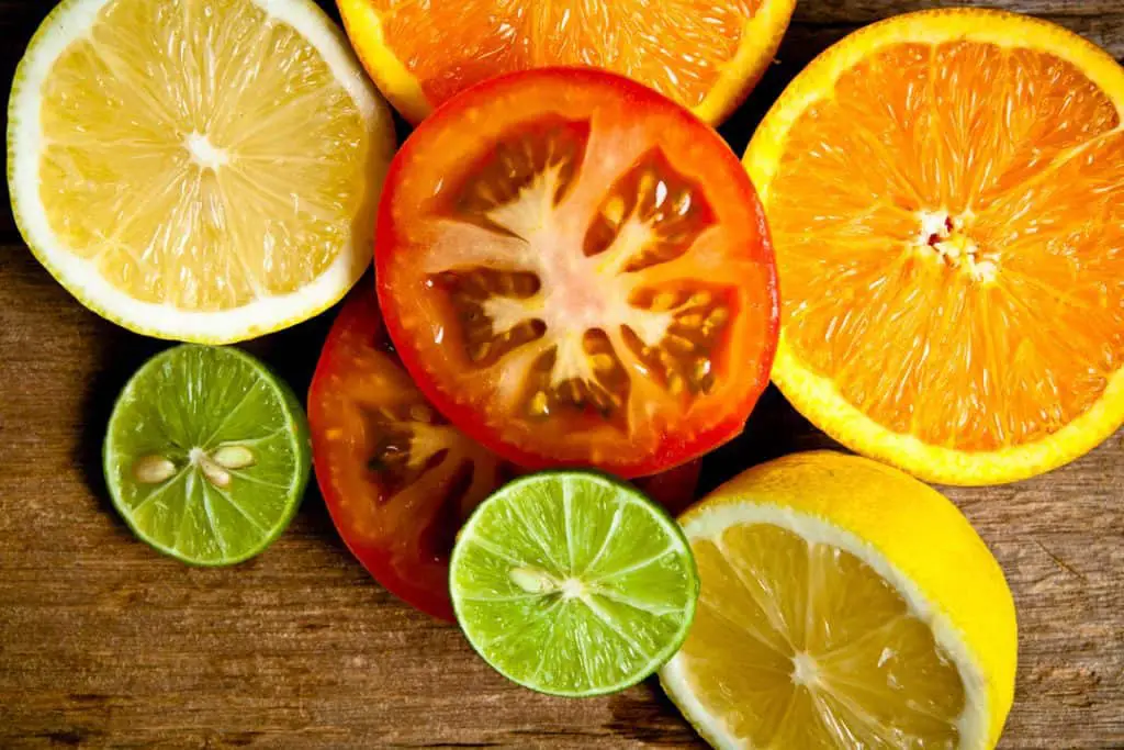 tomato slice with other citrus fruits