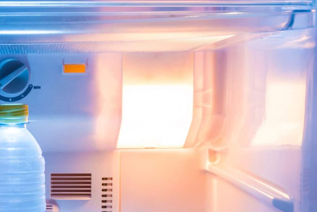 correct lightbulb fitting in fridge